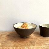 関太一郎　茶わん　粉引×ブロンズ